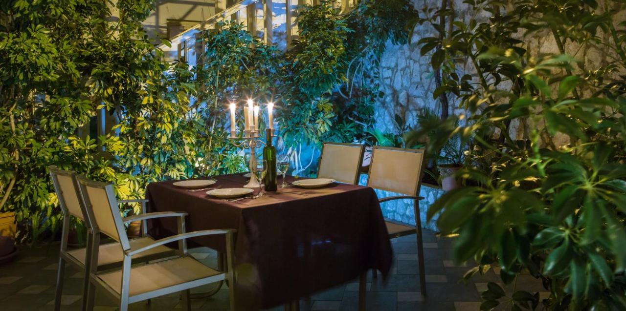 קאבטאט Apartments Carol מראה חיצוני תמונה