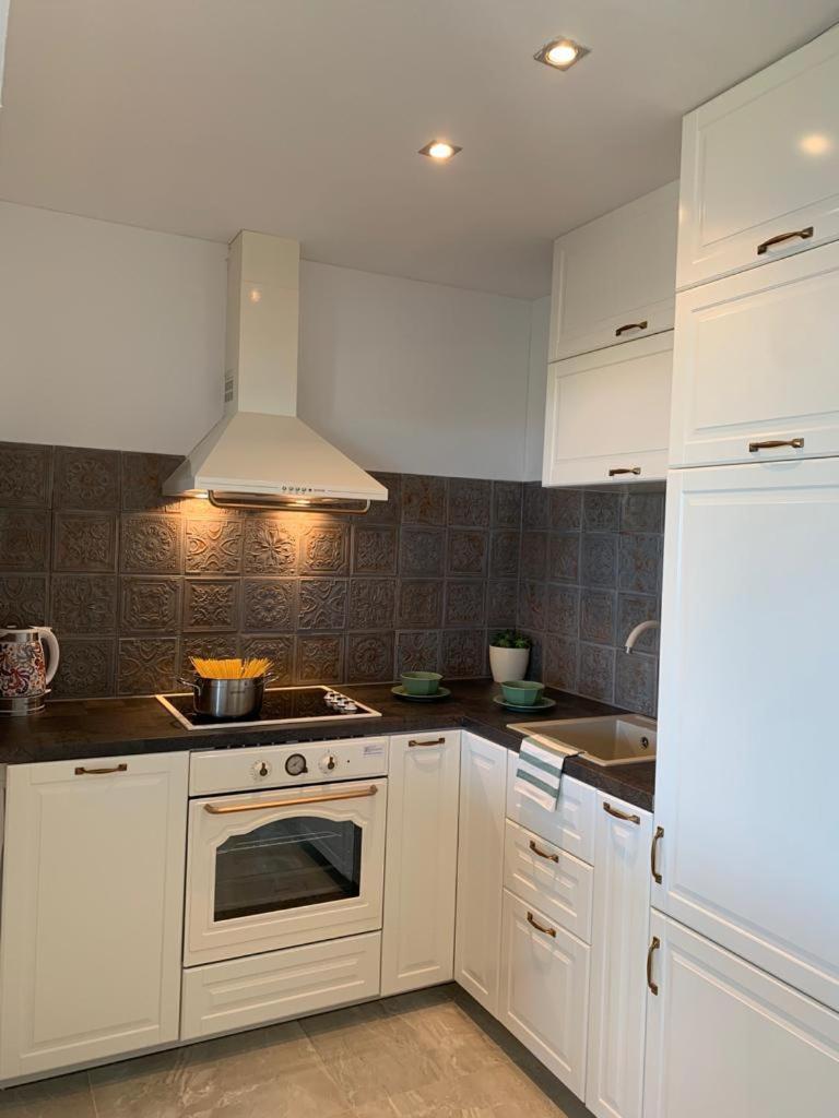 קאבטאט Apartments Carol מראה חיצוני תמונה