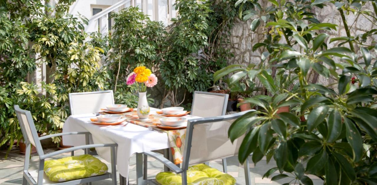 קאבטאט Apartments Carol מראה חיצוני תמונה